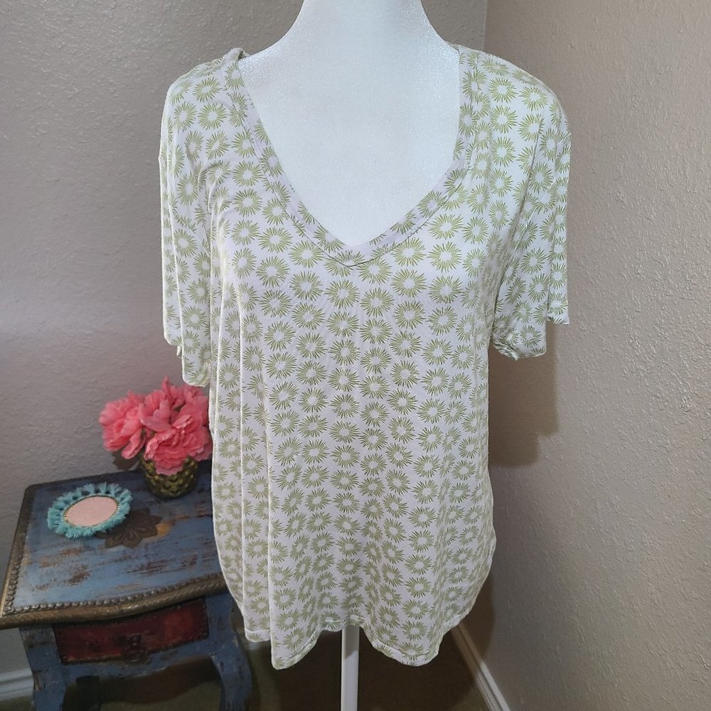 American Eagle Soft and Sexy Floral Tee